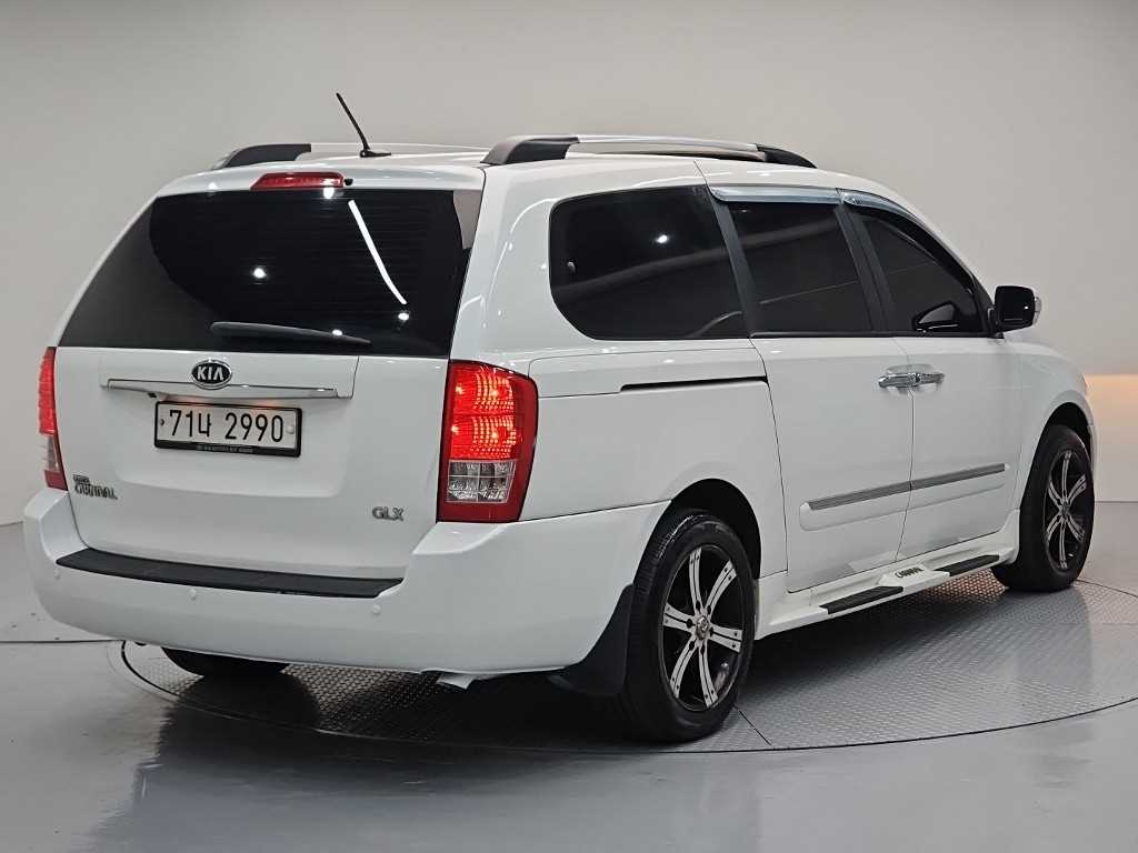 KIA Carnival - Vista 6