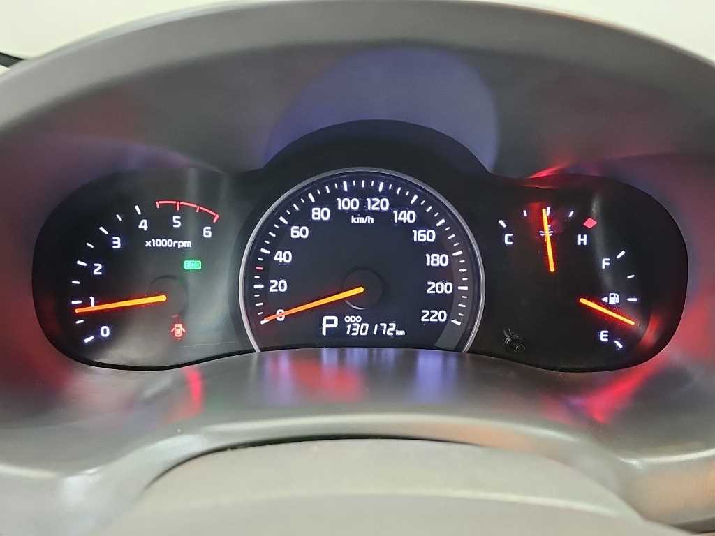 KIA Carnival - Vista 8