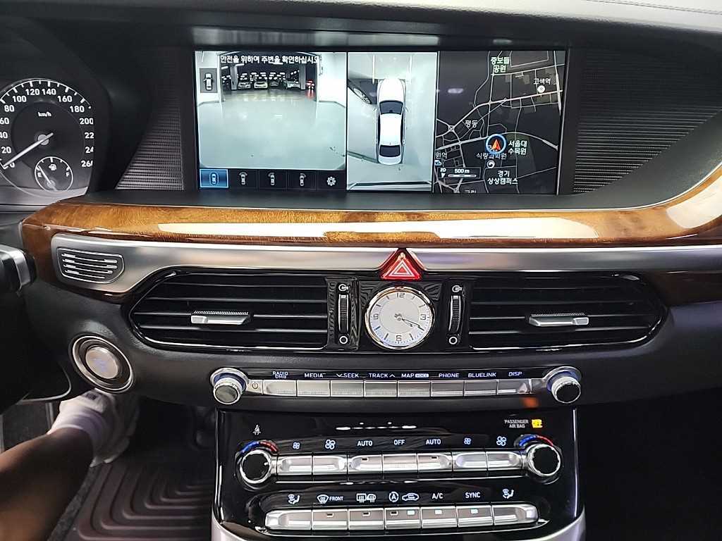 Genesis EQ900 - Vista 12