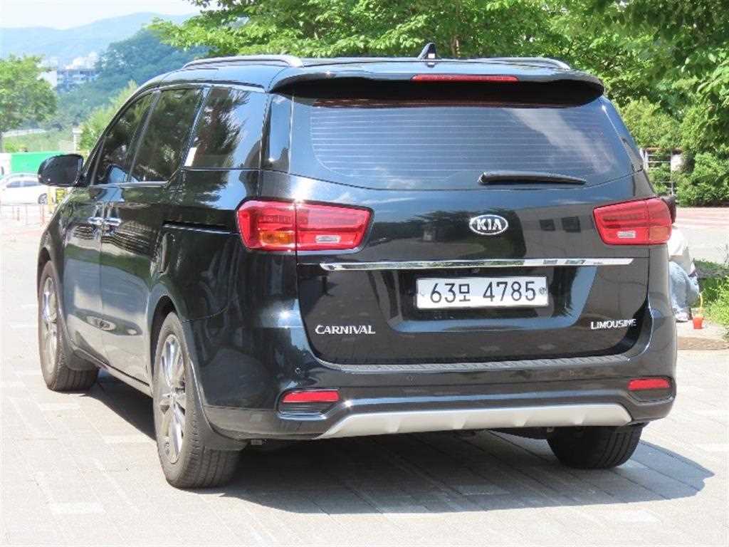 KIA Carnival - Vista 6