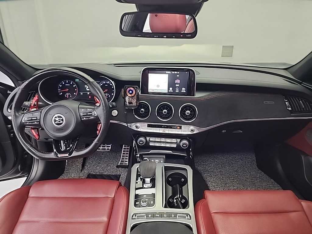 KIA Stinger - Vista 9