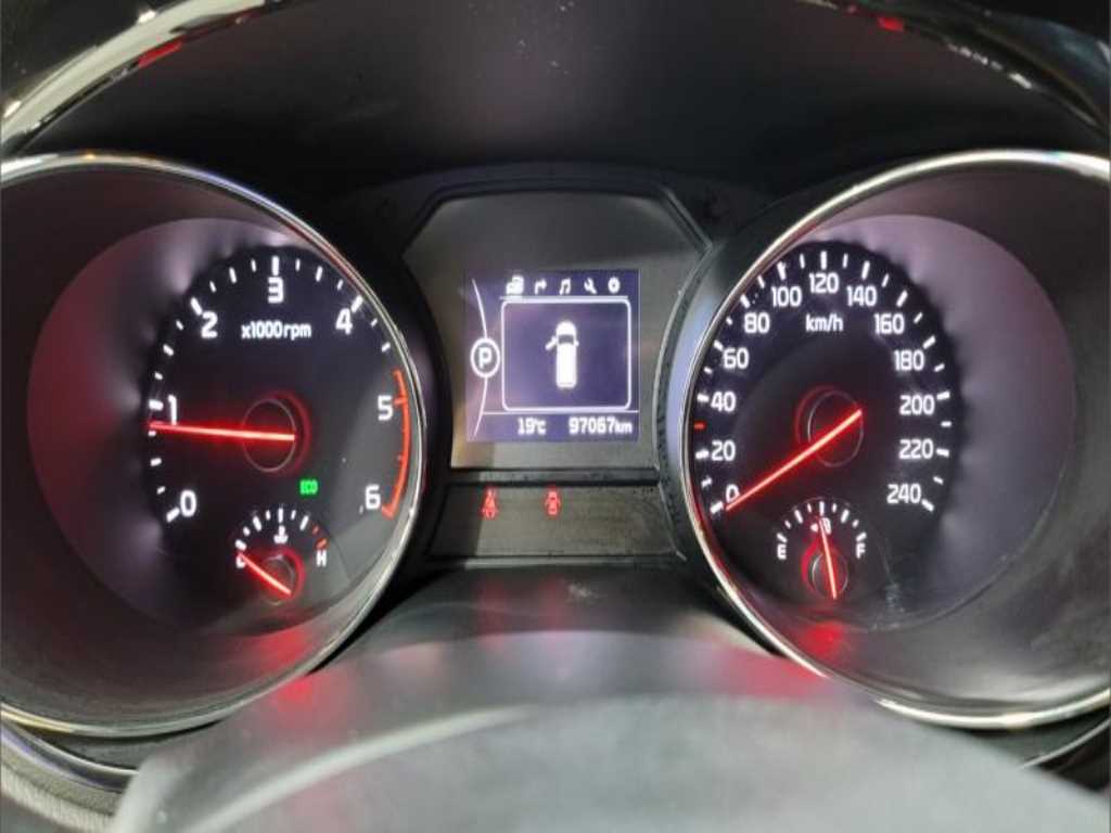 KIA Carnival - Vista 10