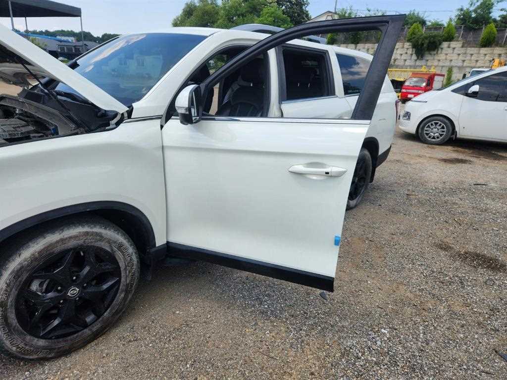 Ssangyong Rexton 2021 Blanco - Importación desde Corea - HF Imports Iquique - Foto 17