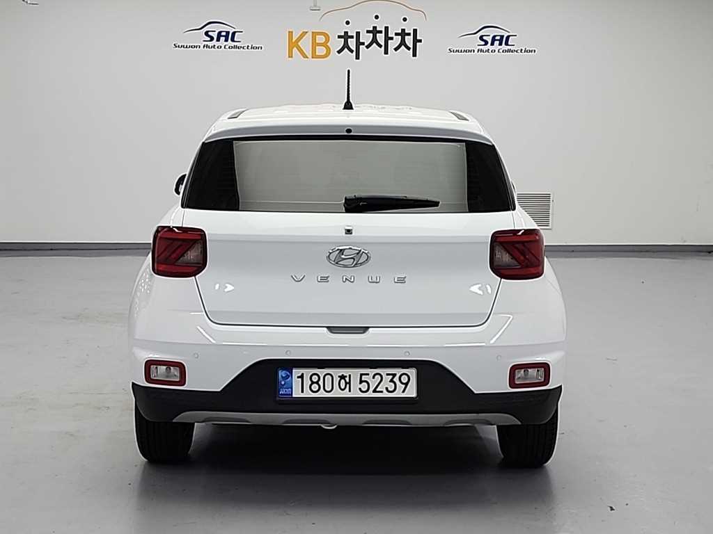 HYUNDAI Venue - Vista 3