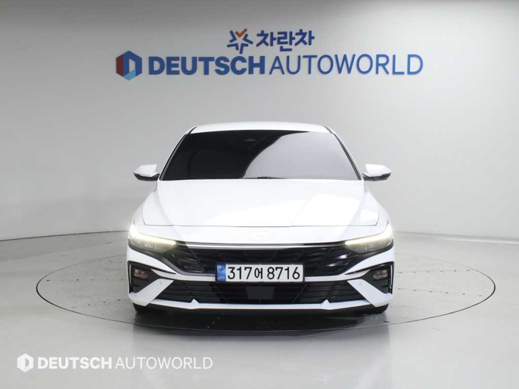 HYUNDAI Avante - Vista 3