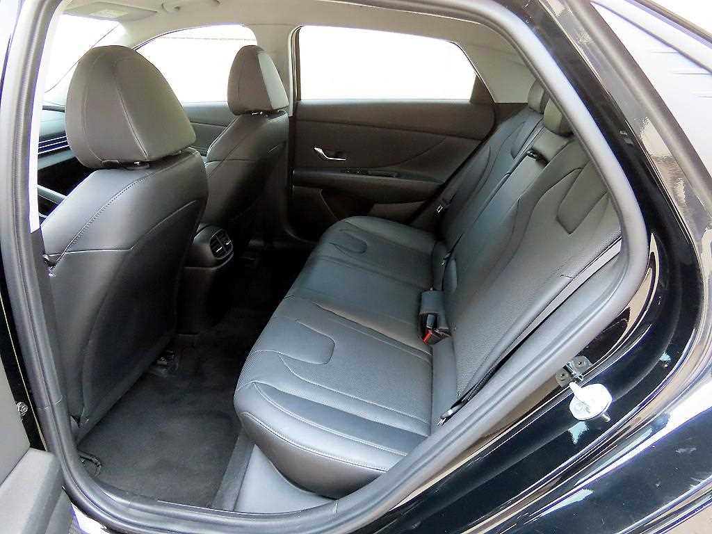 HYUNDAI Avante - Vista 8