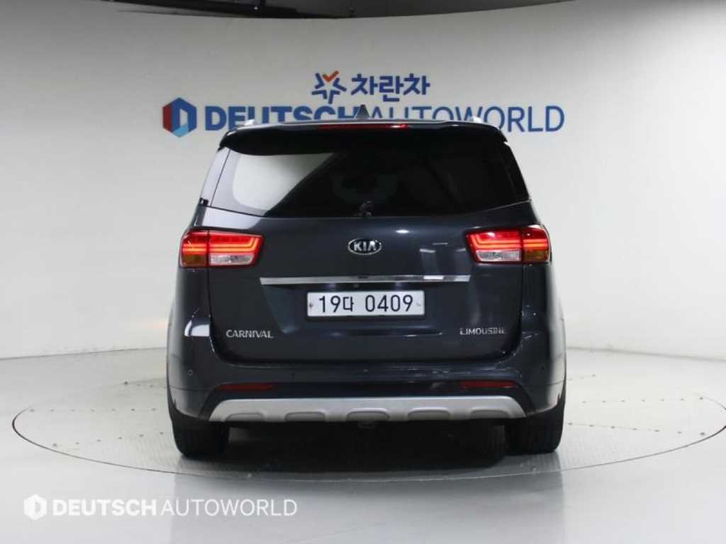 KIA Carnival - Vista 6
