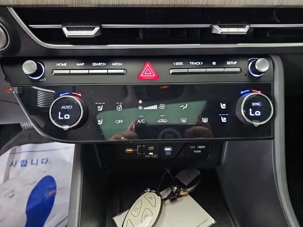 HYUNDAI Sonata - Vista 12