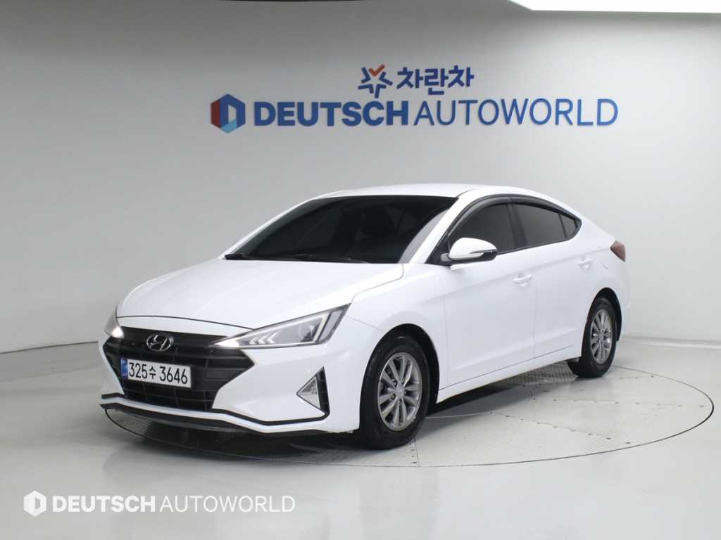 HYUNDAI Avante - Vista 2