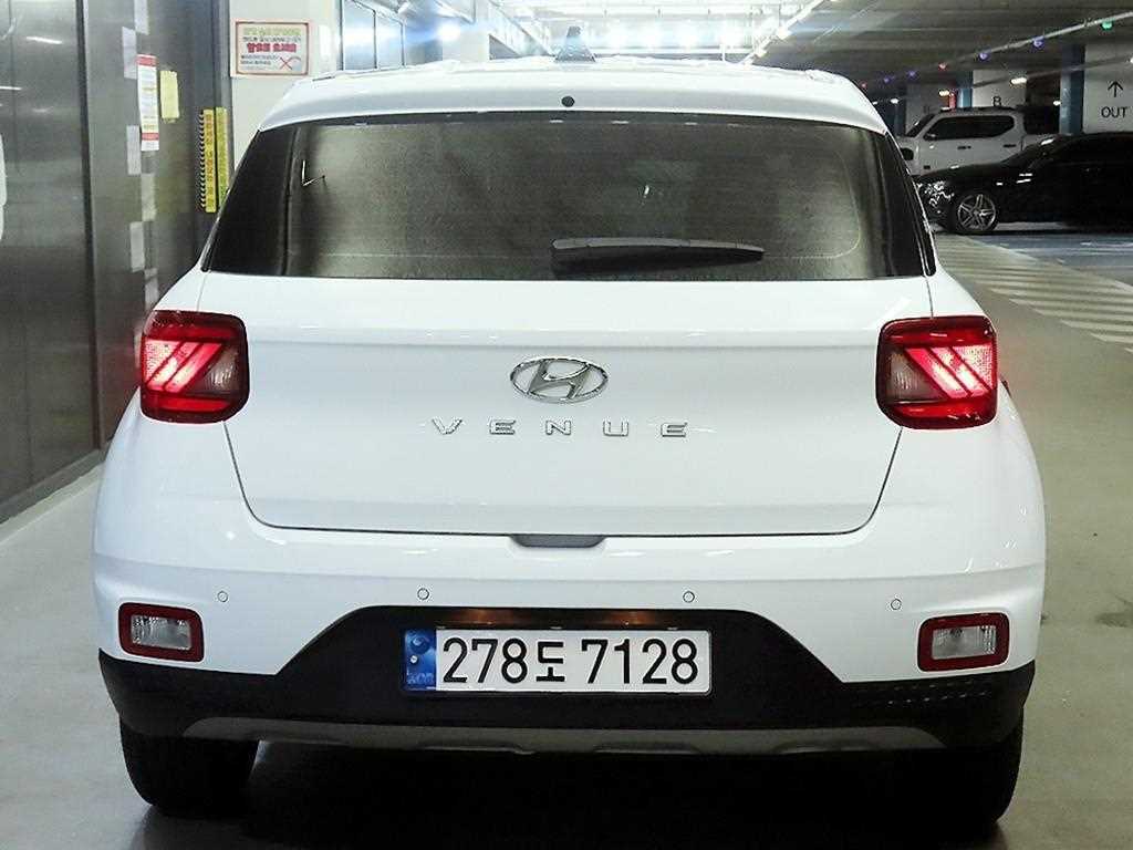 HYUNDAI Venue - Vista 7