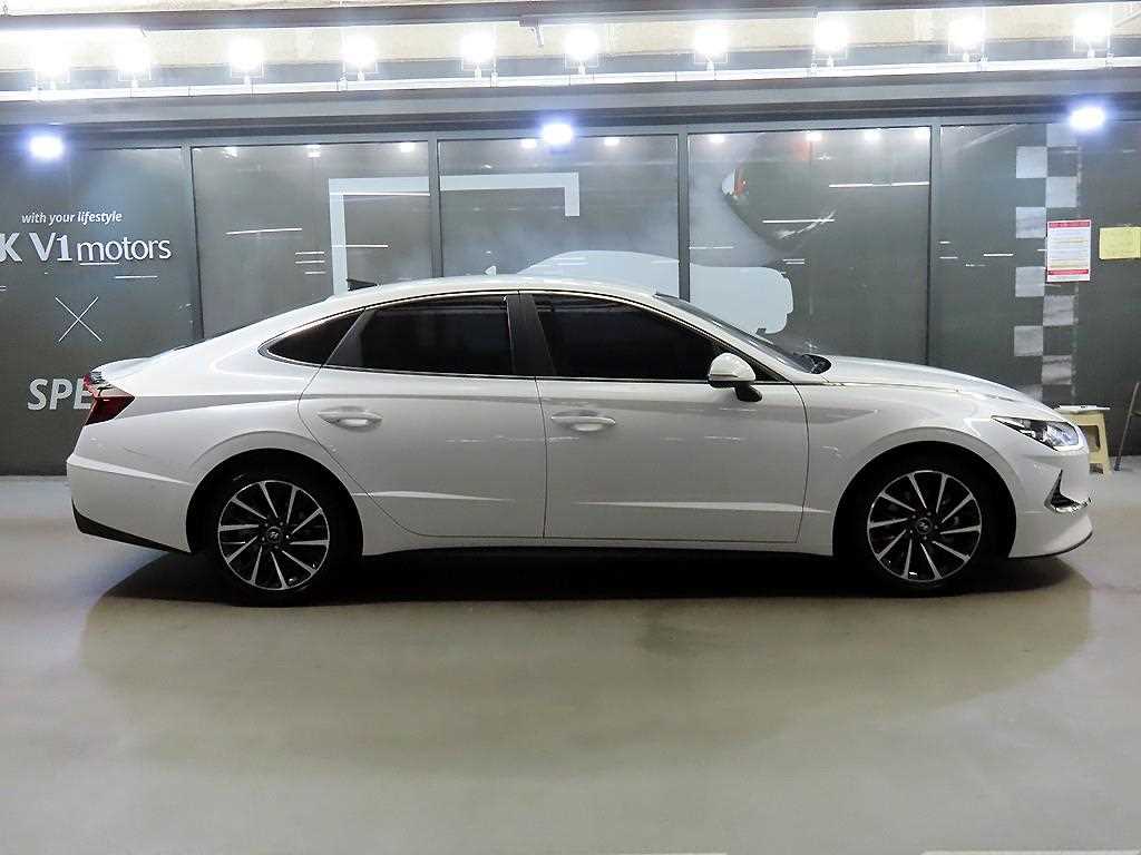 HYUNDAI Sonata - Vista 3