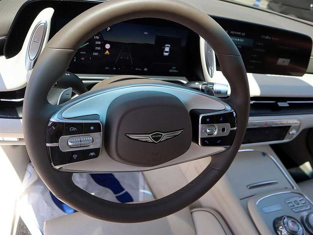Genesis G90 - Vista 10
