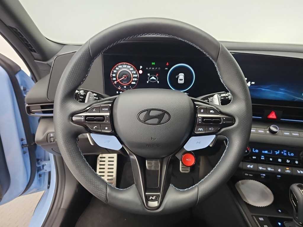 HYUNDAI Avante - Vista 11