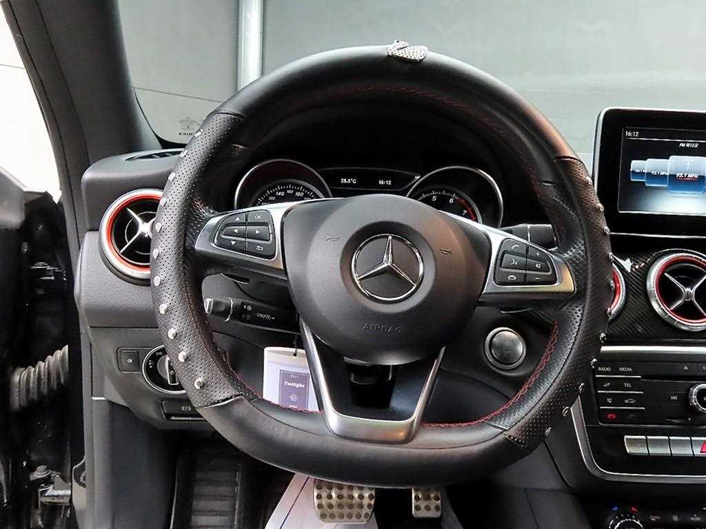 Mercedes Benz CLA Class - Vista 11