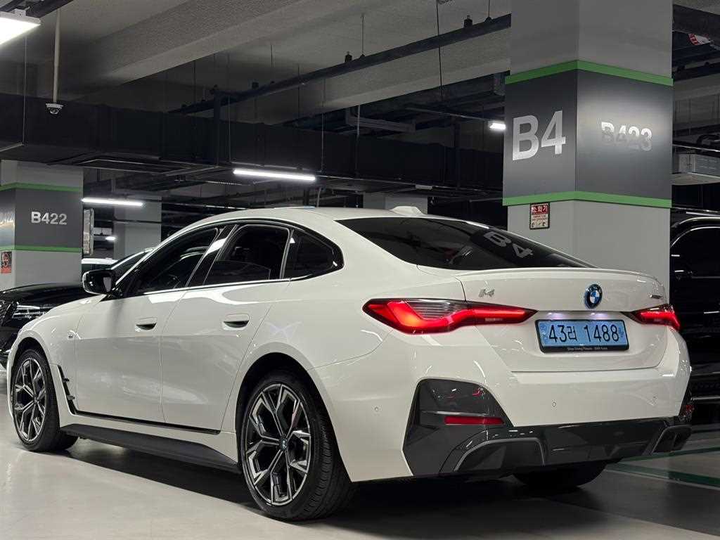 BMW i4 - Vista 2