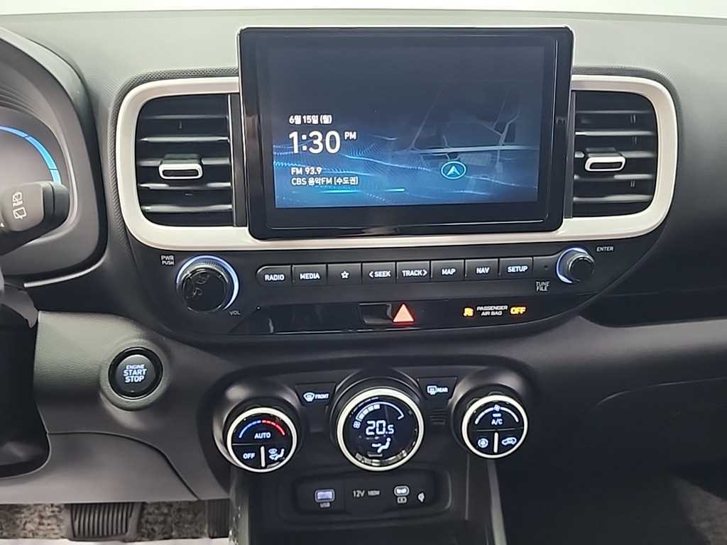 HYUNDAI Venue - Vista 12