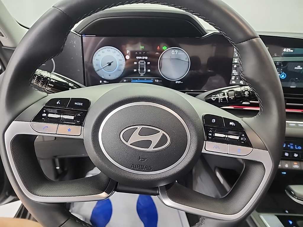 HYUNDAI Avante - Vista 11