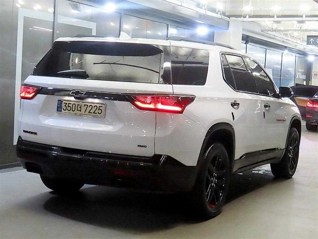 Chevrolet Travers - Vista 6