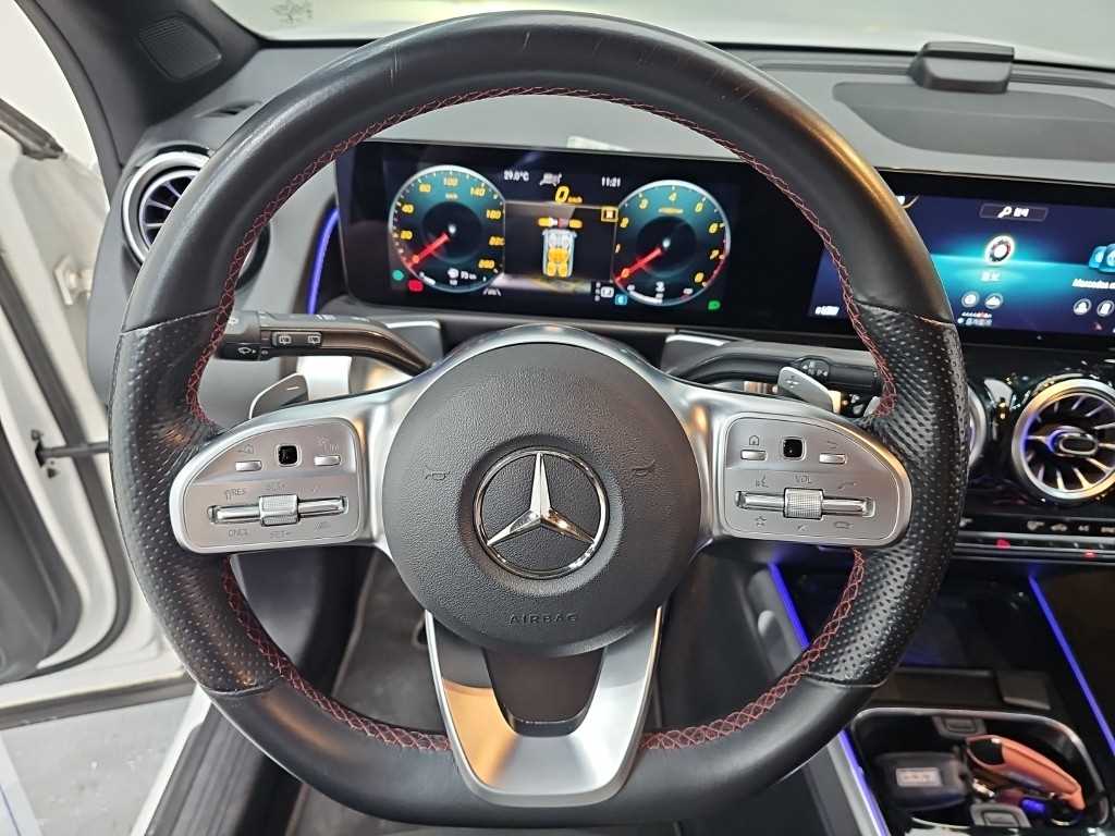 Mercedes Benz GLB Class - Vista 11