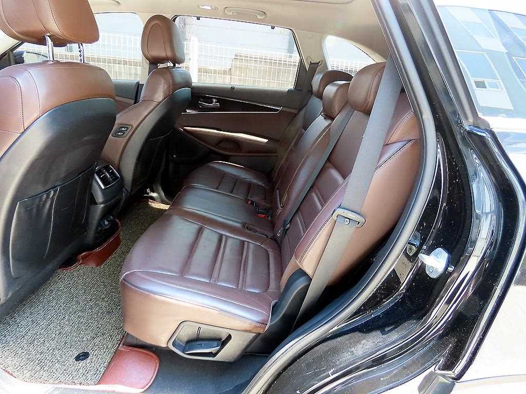 KIA Sorento - Vista 8