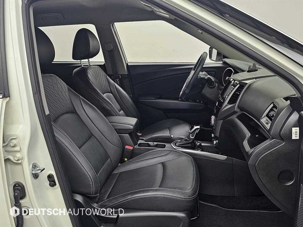 Ssangyong Tivoli - Vista 12