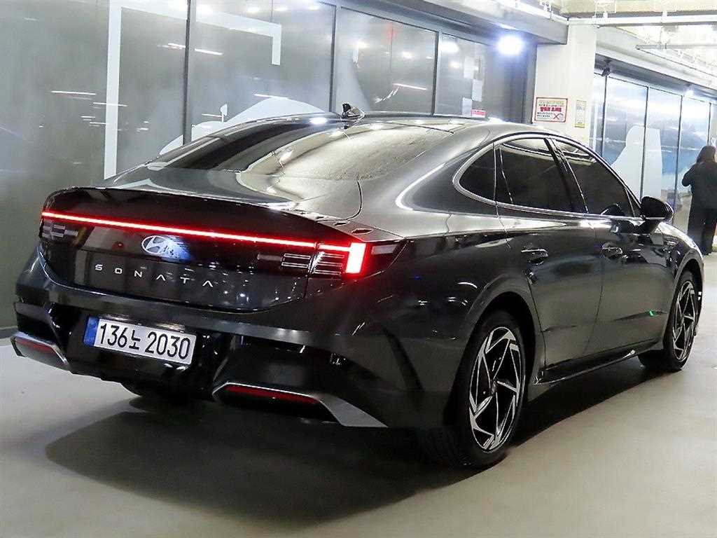 HYUNDAI Sonata - Vista 6