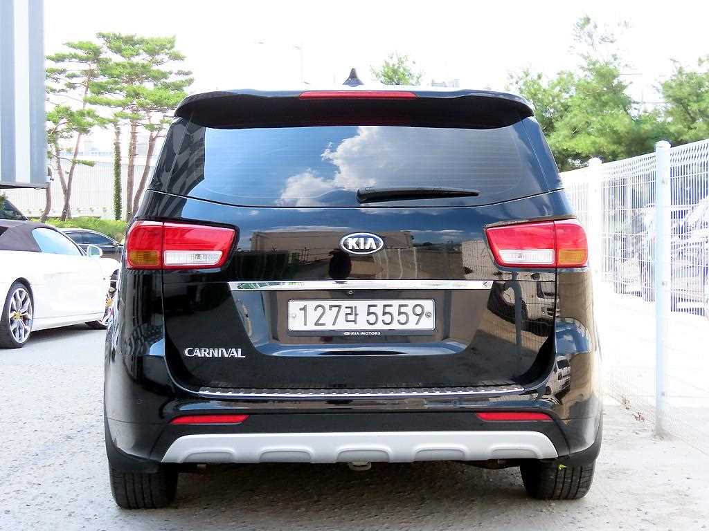 KIA Carnival - Vista 6