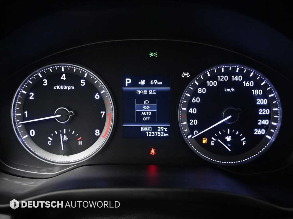 HYUNDAI Grandeur - Vista 10