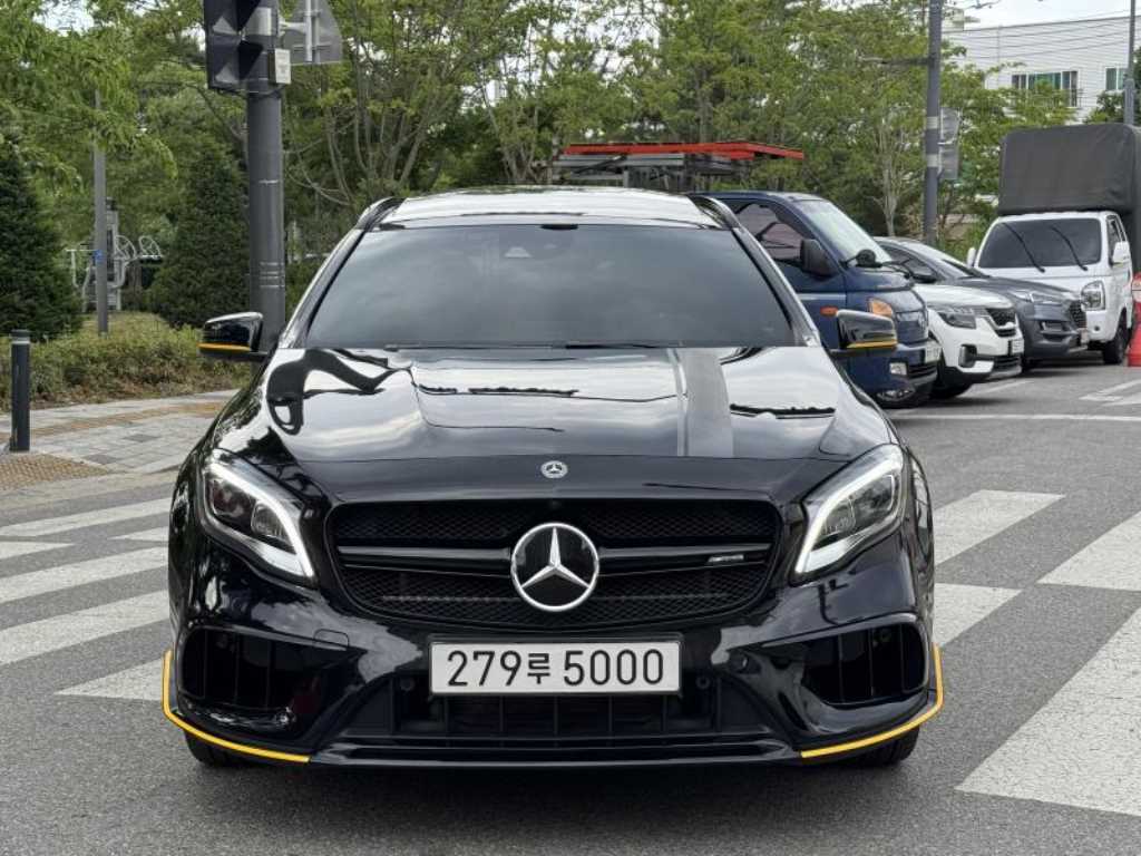 Mercedes Benz GLA Class - Vista 3