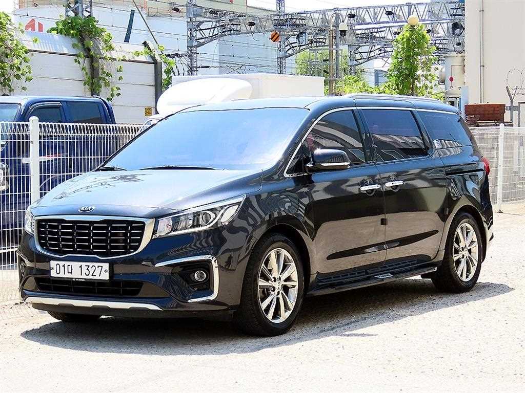 KIA Carnival - Vista 2