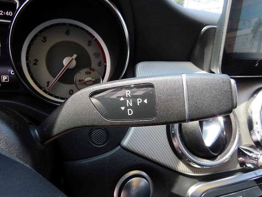 Mercedes Benz GLA Class - Vista 12