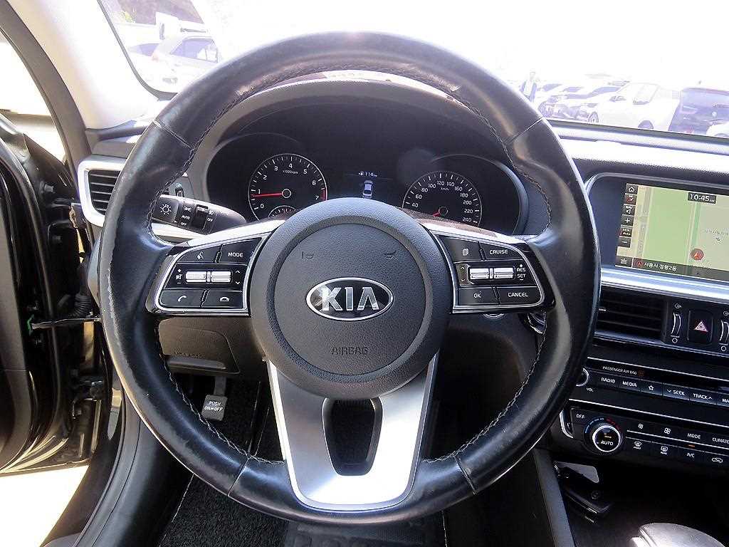 KIA K5 - Vista 10
