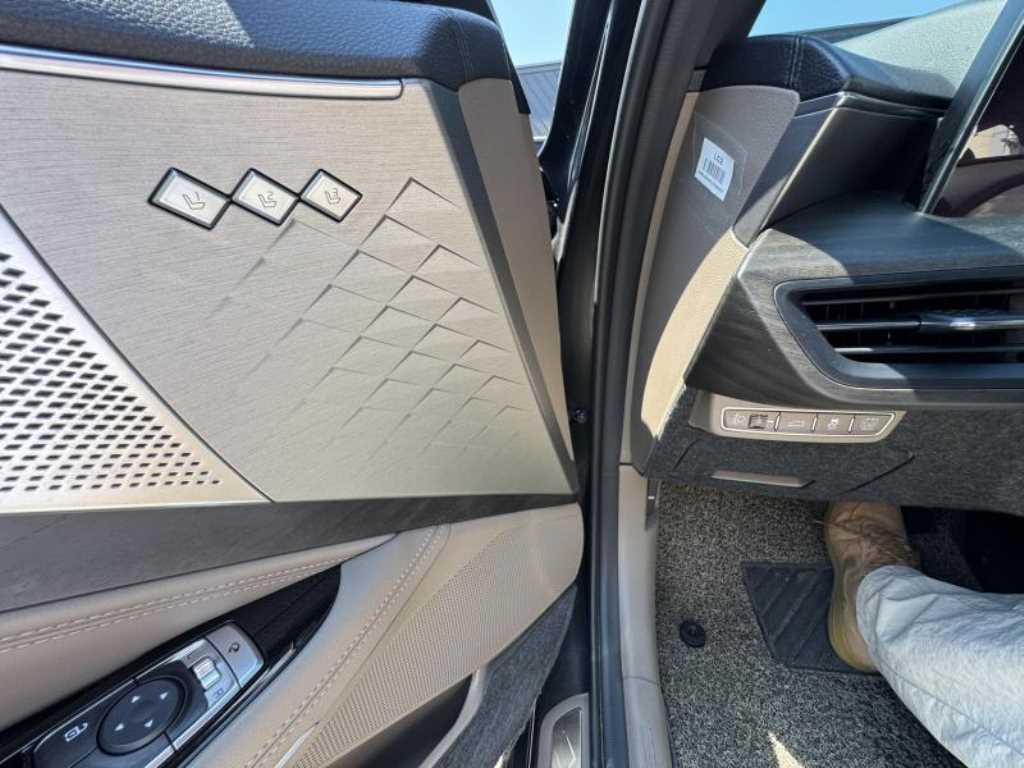 KIA K8 - Vista 12