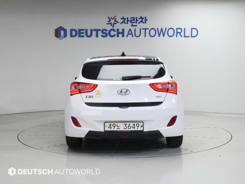 HYUNDAI i30 - Vista 6