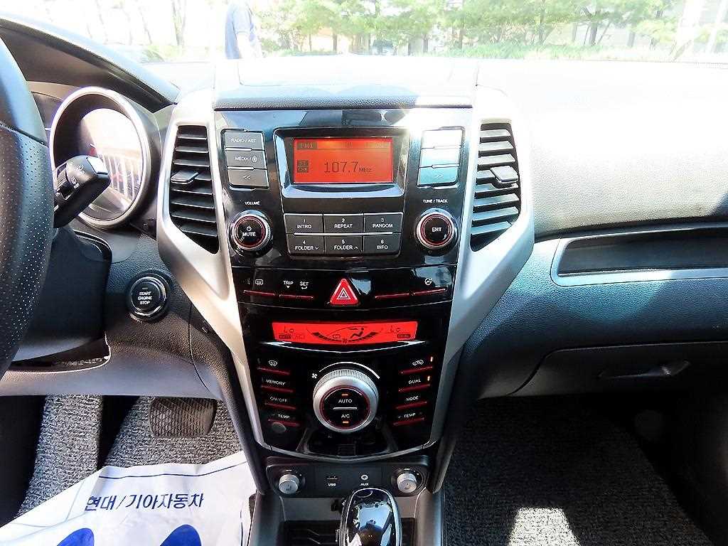 Ssangyong Tivoli 2015 Blanco - Importación desde Corea - HF Imports Iquique - Foto 15