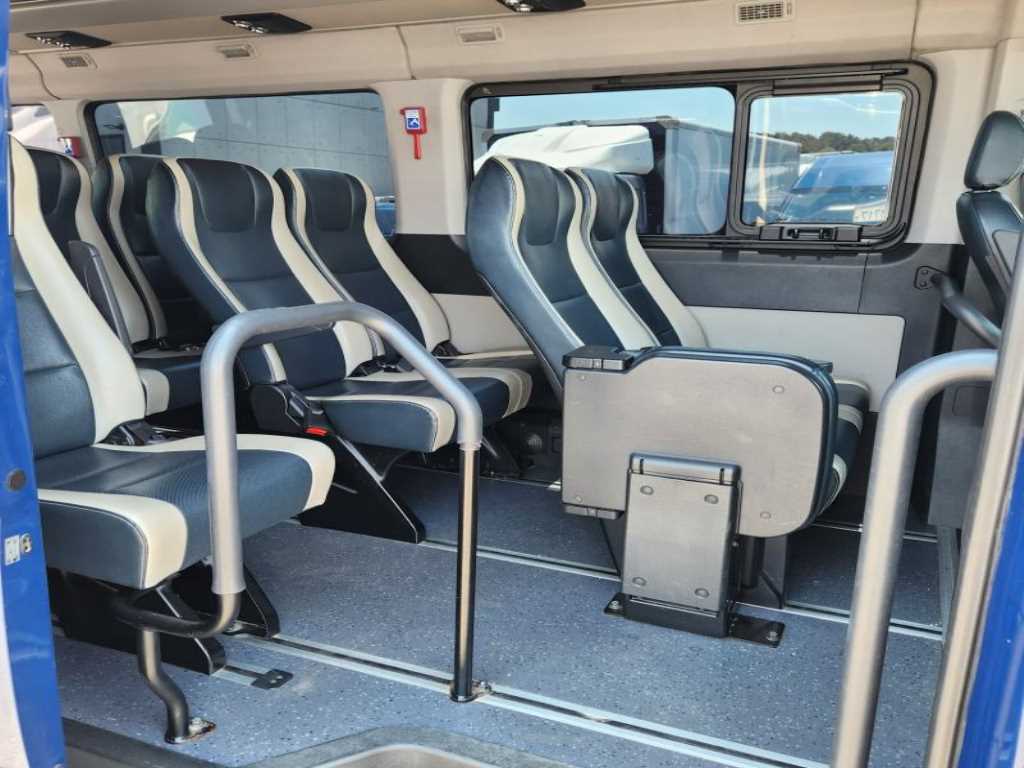 HYUNDAI Solati - Vista 8