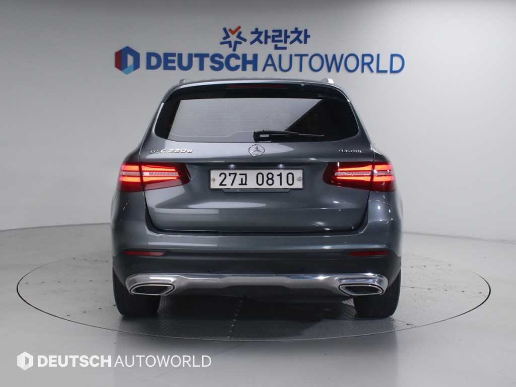 Mercedes Benz GLC Class - Vista 6