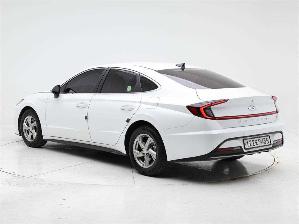 HYUNDAI Sonata - Vista 6