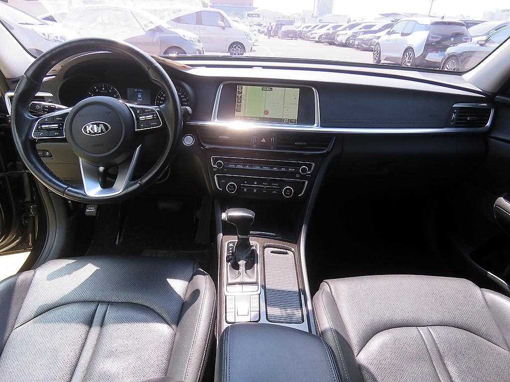 KIA K5 - Vista 9
