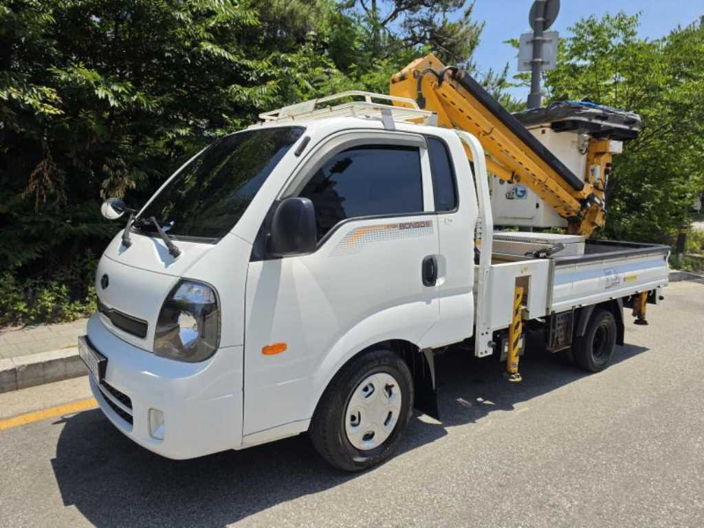 Small Truck Complaint (complaint vehicle)