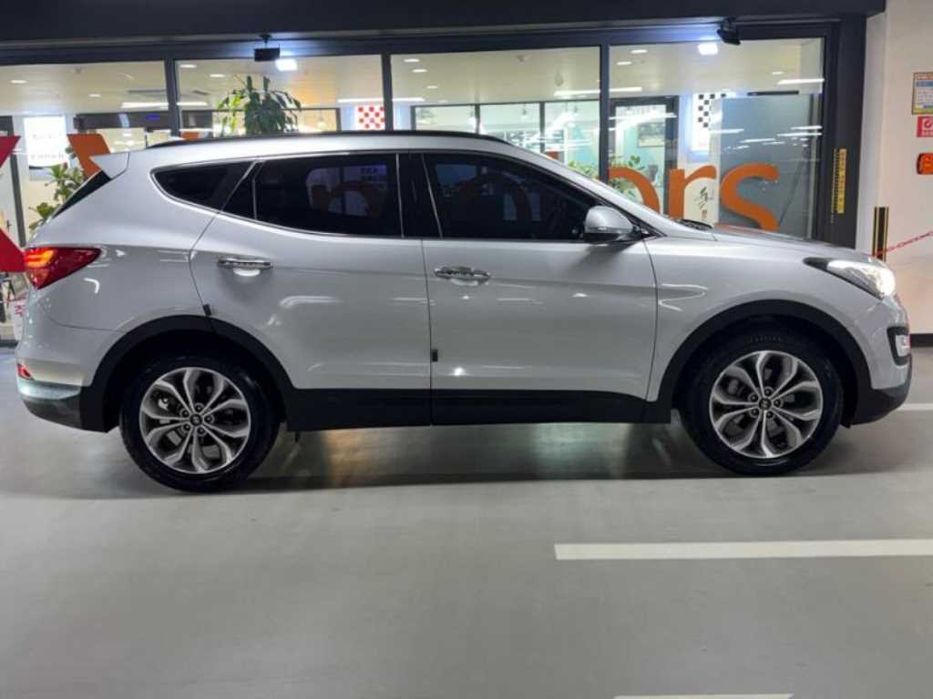 HYUNDAI Santa Fe - Vista 3