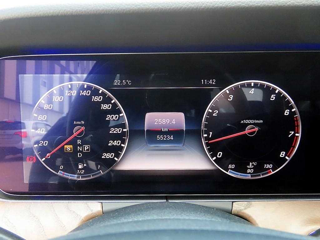 Mercedes Benz E class - Vista 11