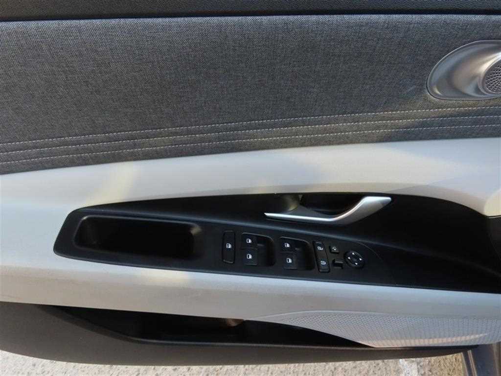 HYUNDAI Avante - Vista 8