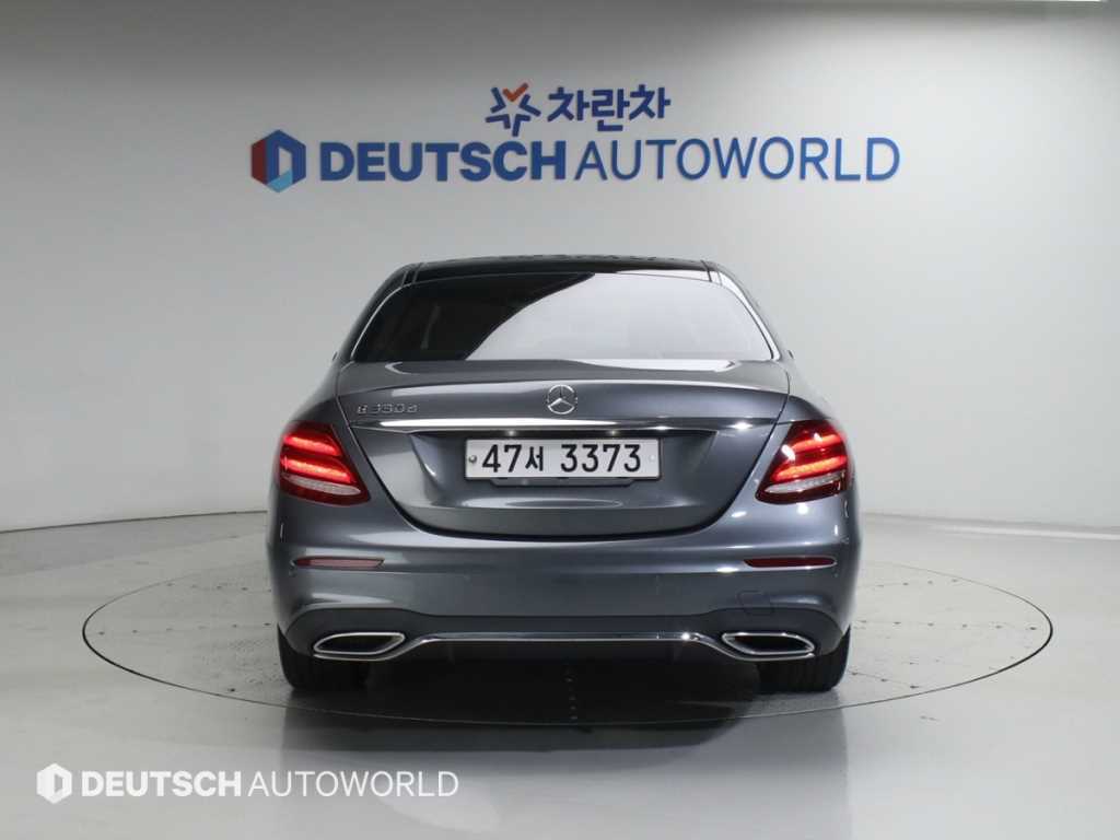 Mercedes Benz E class - Vista 6