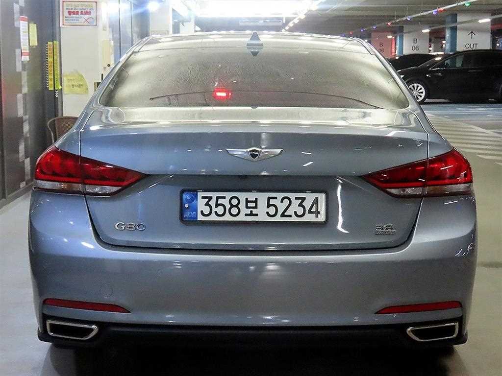 HYUNDAI Genesis - Vista 7