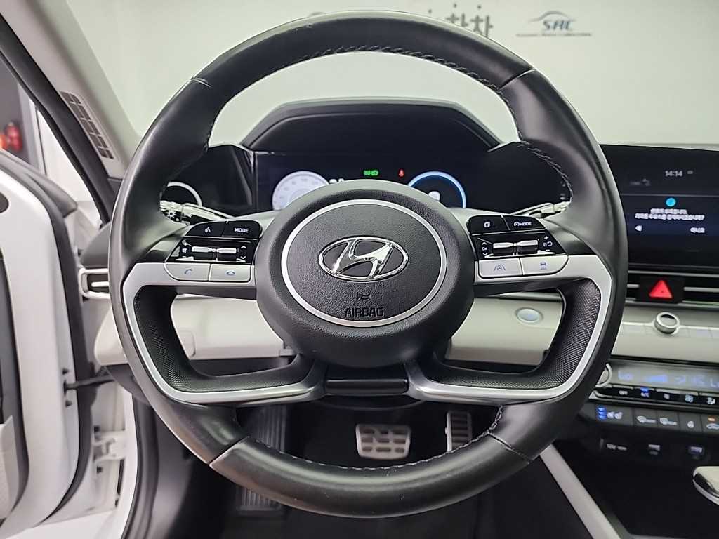 HYUNDAI Avante - Vista 11