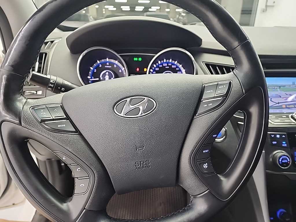 HYUNDAI Sonata - Vista 11
