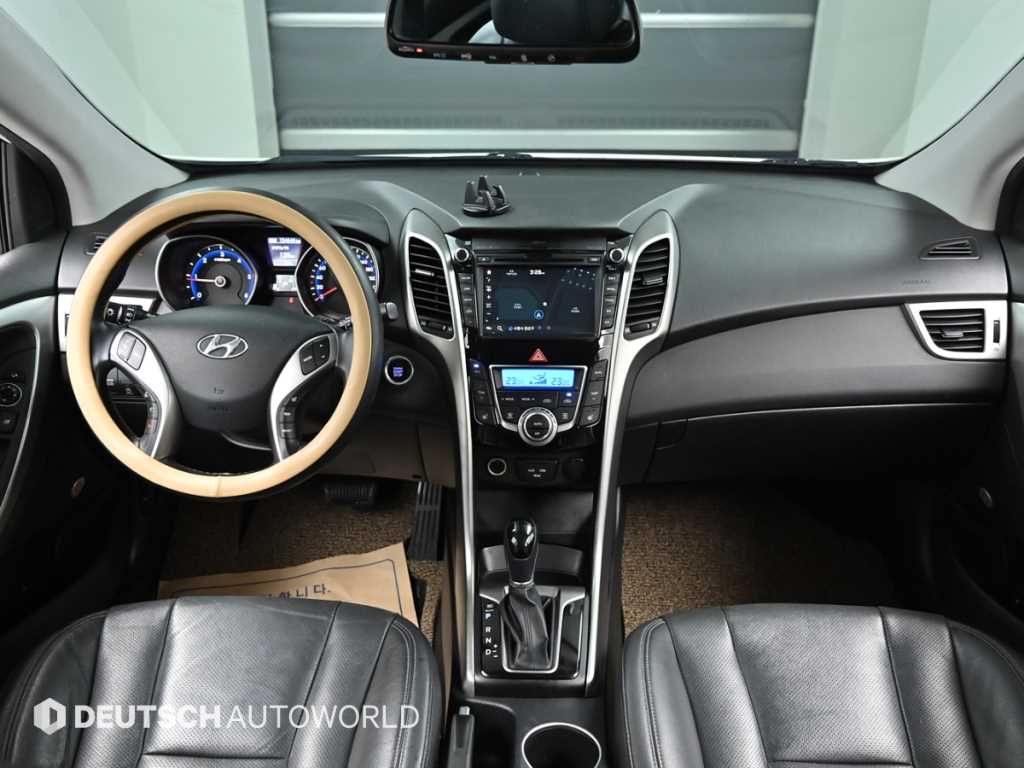 HYUNDAI i30 - Vista 9