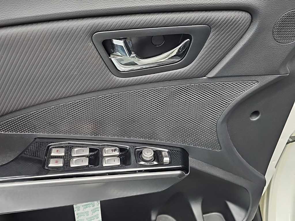 Ssangyong Tivoli 2017 Blanco - Importación desde Corea - HF Imports Iquique - Foto 19