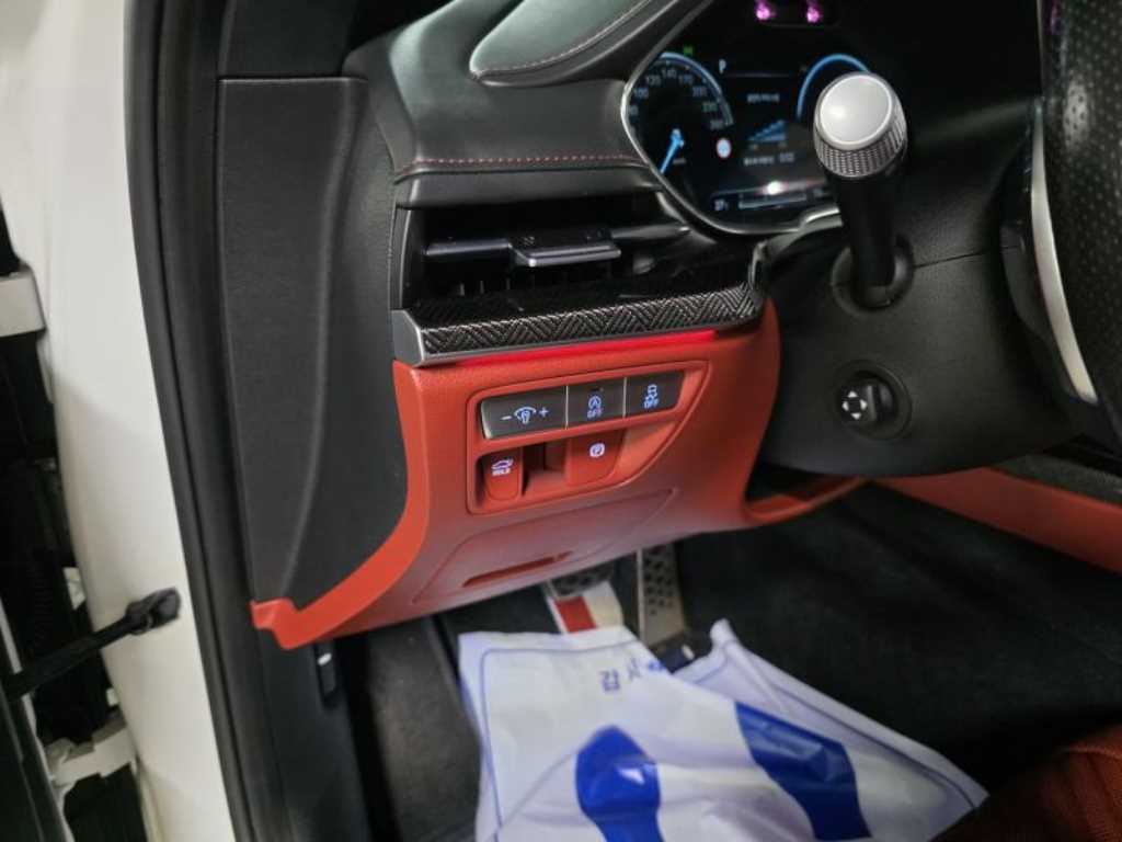 Genesis G80 - Vista 12